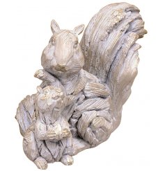 A super sweet ornament featuring a squirrel and its baby