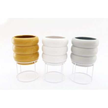 Round Ribbed Planter With Metal Stand  25 x 15 cm