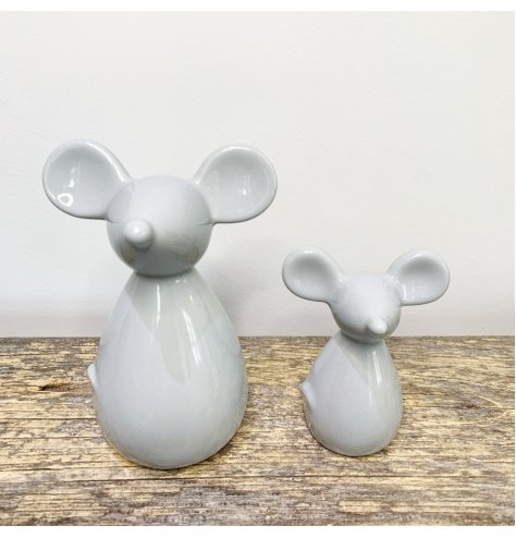 A simple yet charming ceramic mouse with a sleek white glaze to complete its look 