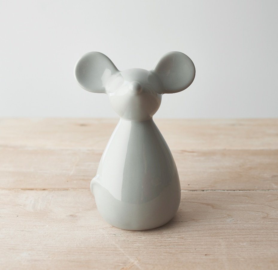 A chic and simple ceramic mouse ornament with a grey glaze colouring to complete its look 