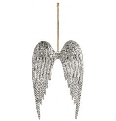 A beautiful pair of hanging wings set with an Antique Silver coating and rustic charm to finish 