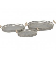 Assorted by their sizes, this stylish set of trays is sure to bring a trendy hint to any home space 