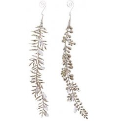 Assorted by their leaf shapes, these hanging leafy garlands also display glitter tones and added acrylic crystals 