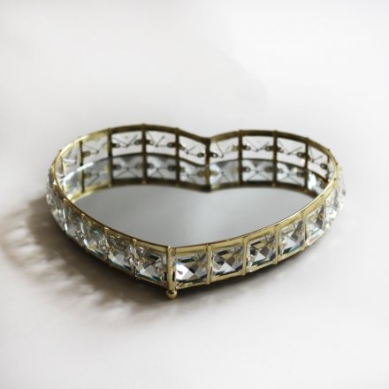 Perfect for bringing a sparkly luxe feel to your home, a heart shaped tray with added crystals in a gold tone 
