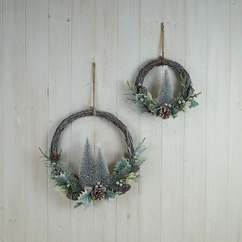 Half Rattan Wreath With Bristle Tree, 35cm Christmas Decorations / Wreaths & Garlands Noël