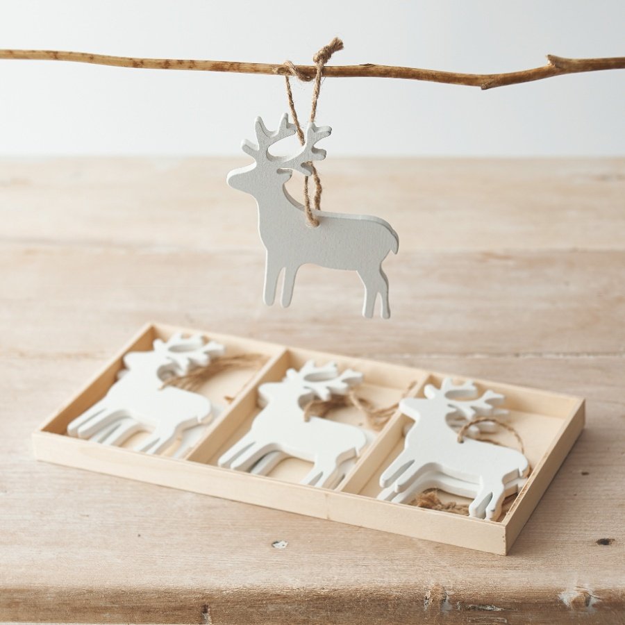 Bring a festive winter woodland charm to your tree decor this Christmas with this set of hangers 
