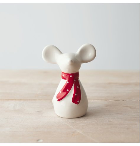 A simple yet charming ceramic mouse with large features for character. 