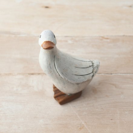  With his rustic features and sweet look, this duck is sure to add a cute charm to any shelf space of your home 