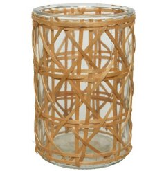 This stylish rattan wrapped glass holder will be the perfect accompaniment for a late summers evening.  