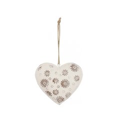 A Simply Stunning Hanging Heart Decoration