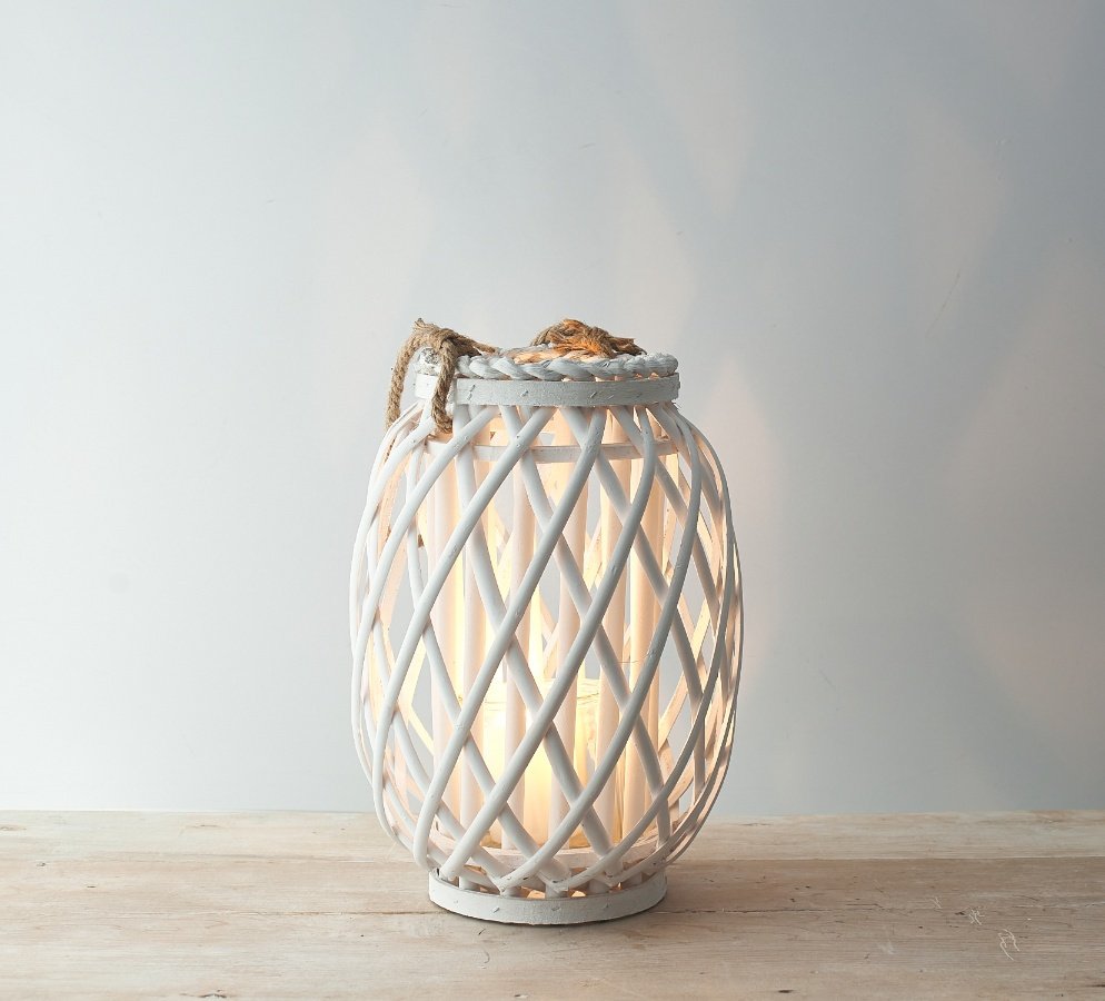 A Rustic Style Wicker Lattice Lantern in White