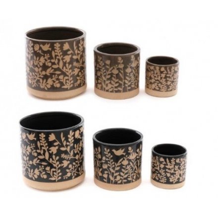 A Set of 3 Synergy Embossed Planters, 13.7cm