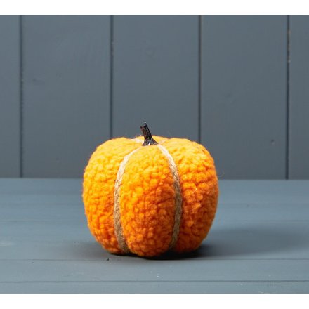 A gorgeous fabric pumpkin wrapped with hessian string. A chic keepsake decoration for the Autumn season. 