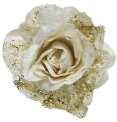 A simply elegant rose clip decoration