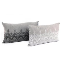A charming assortment of 2 rectangular scatter cushions