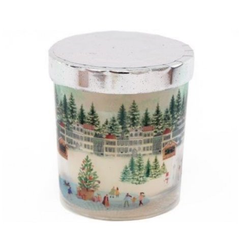 A christmassy candle pot, featuring the sweet scents of cinnamon spice