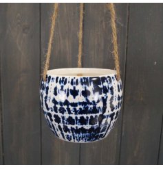 A simply stunning hanging pot
