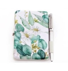A simply stunning notebook, featuring a pretty floral display