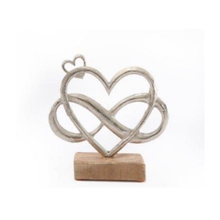 Entwined Hearts On Wood 17cm