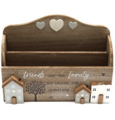 Stay organised with this charming wooden letter rack, complete with friends and family slogan