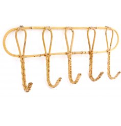 Stay organised in style with this attractive rattan hook system featuring 5 hooks. A natural, boho inspired accessory