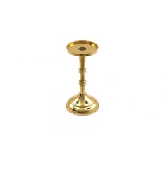 A classic gold candle holder. A shimmering decorative accessory to compliment many themes.