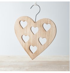 Stay organised in style with this chic heart shaped scarf hanger with hook. 