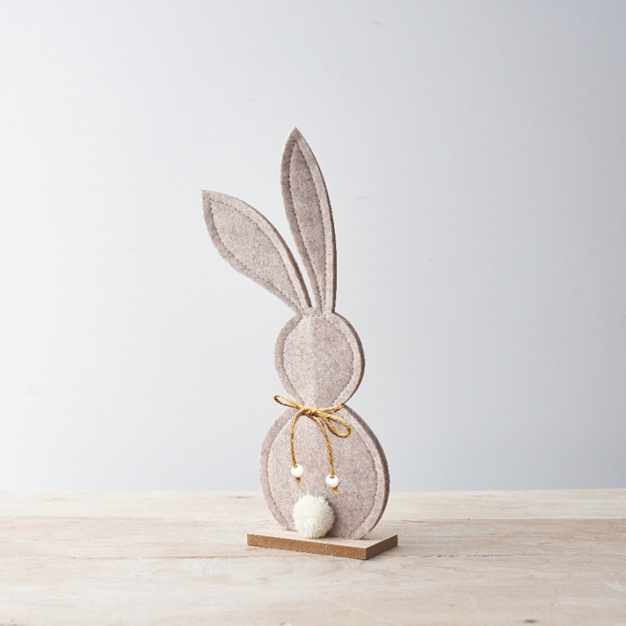 A chic felt bunny decoration. Beautifully stitched with a jute bow and fluffy pom pom tail. 