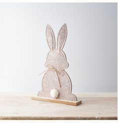 Make a statement in the home with this stunning felt bunny decoration. 