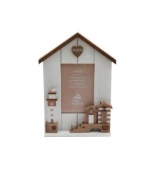 Showcase your favourite holiday photo's in this charming beach scene photo frame. 