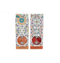 An assortment of 2 citrus scented t-light candles, beautifully packaged with a sun soaked summer tile design. 