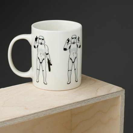 A must have mug for Stormtrooper fans. A bold mug with a Stormtrooper design and matching gift box.