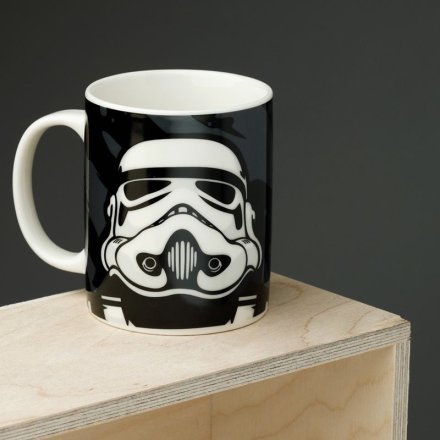 This original StormTrooper mug makes a wonderful gift item for enthusiasts of StarWars. 