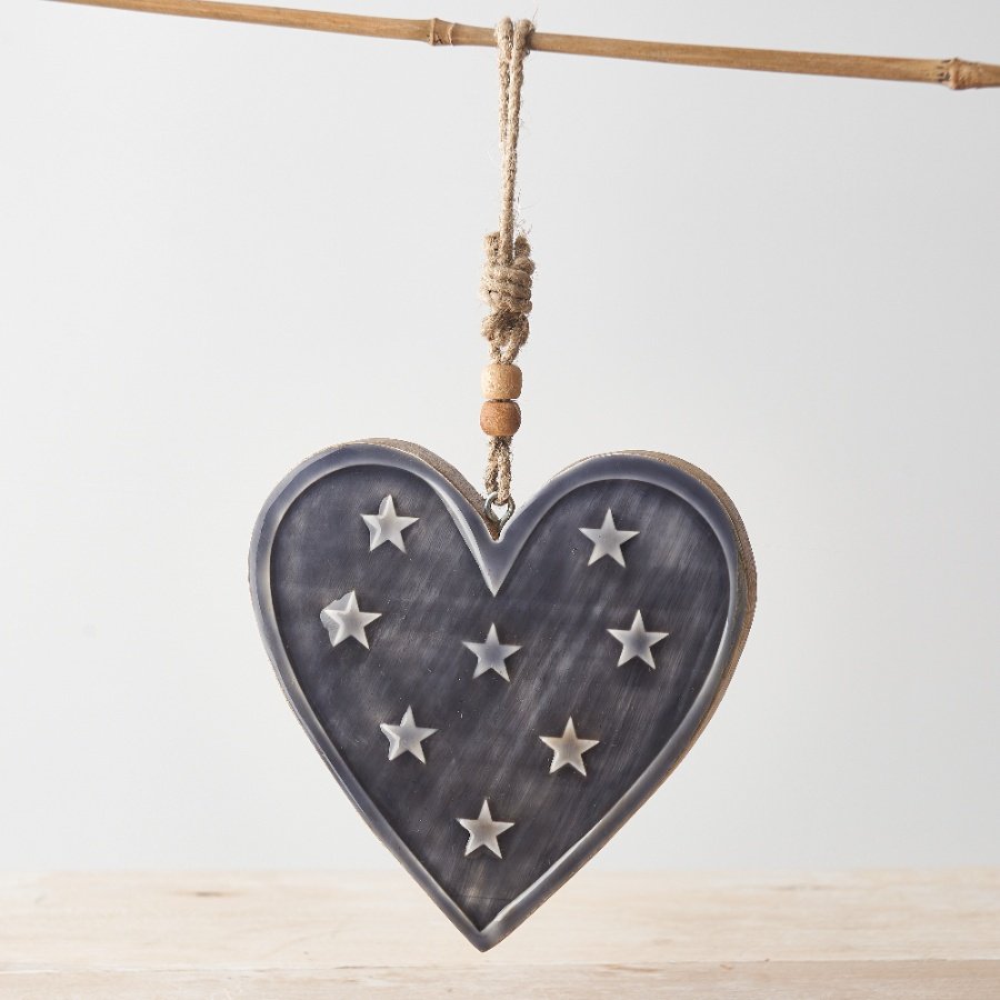 A stylish heart shaped hanger made from mango wood. Decorated with a rich enamel glaze and complete with a chunky hanger