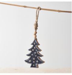 Made from mango wood this chunky tree hanger is stylish and unique with a glossy enamel glaze.