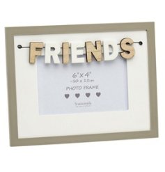 A box framed photo frame with cream background and "friends" letter bunting with space for a 6 x4 inch photo. 