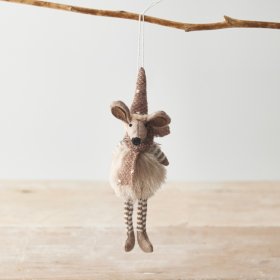 An adorable hanging mouse decoration. Complete with natural knitted accessories and a faux fur gilet. 