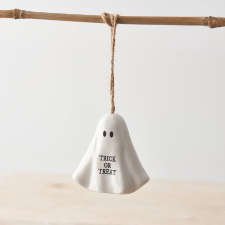 A charming and unique porcelain ghost shaped decoration with a TRICK OR TREAT slogan. 