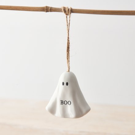 A charming and unique ghost decoration with BOO slogan and jute string hanger. 