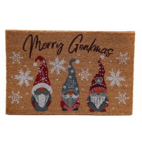 Create a warm welcome home this season with this cute Merry Gonkmas colour doormat.