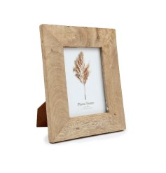 A timeless wooden photo frame with chunky design and space for a 5 x7 inch photo. 