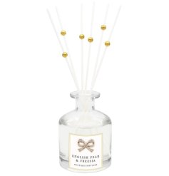 Fill the home with this classic fragrance. A beautiful diffuser with boutique bow design. 