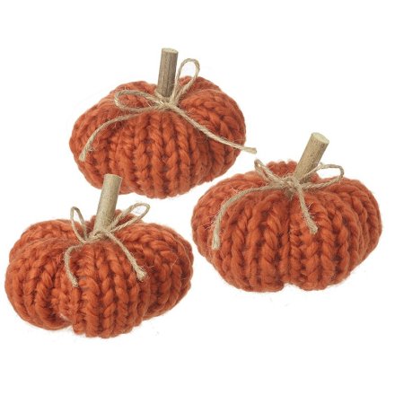 3 Knitted Pumpkins