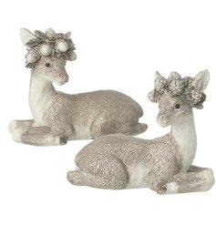 A mix of 2 stunning fawn ornaments. Each is beautifully detailed with an acorn or pinecone foliage crown. 