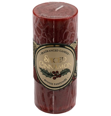 A traditional festive candle in a deep red colour way, with a spiced cinnamon fragrance. 
