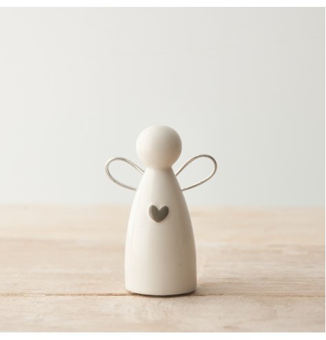 6cm Porcelain Angel with Wire Wings. That is sure to add elegance to the home this Christmas