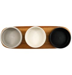 This chic set of 3 Tapas Bowls and Bamboo Tray is the perfect way to enjoy small snacks in style!