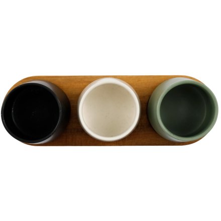 Serve up tapas dishes with this set of 3 bowls and a stylish bamboo tray!