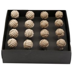 Add some coastal charm and style to your doors with these beautiful on trend jute rope door knobs!