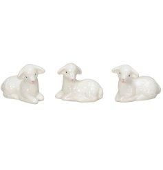 3 assorted Easter lamb ornaments with a glazed finish. Create a cosy Easter display with this cute addition. 